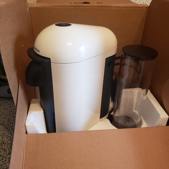 COPY - Nespresso Coffee Machine - Picture 3 of 5